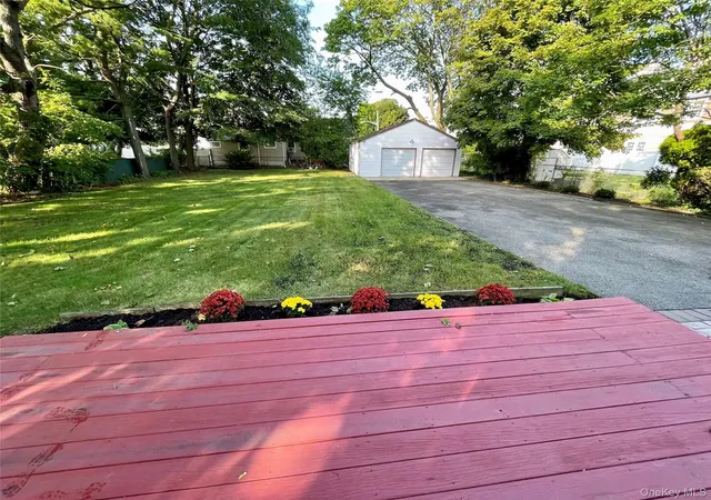 Photo 3 of Single family home for sale at 5 Denton Pl, Babylon, NY 11735 | MLS# 1053000 | Listing updated on 2026-10-05