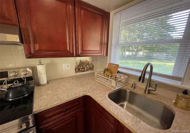 Photo 4 of Single family home for sale at 5 Denton Pl, Babylon, NY 11735 | MLS# 1053000 | Listing updated on 2026-09-20