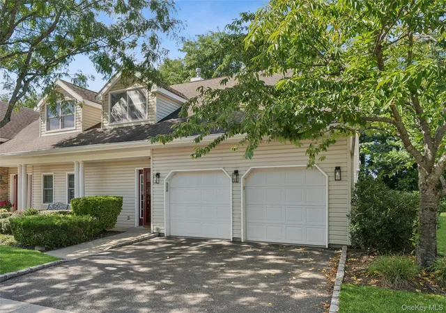 Photo 3 of Condo for sale at 147 Pond View Dr, North Hempstead, NY 11050 | MLS# 1053002 | Listing updated on 2026-09-28