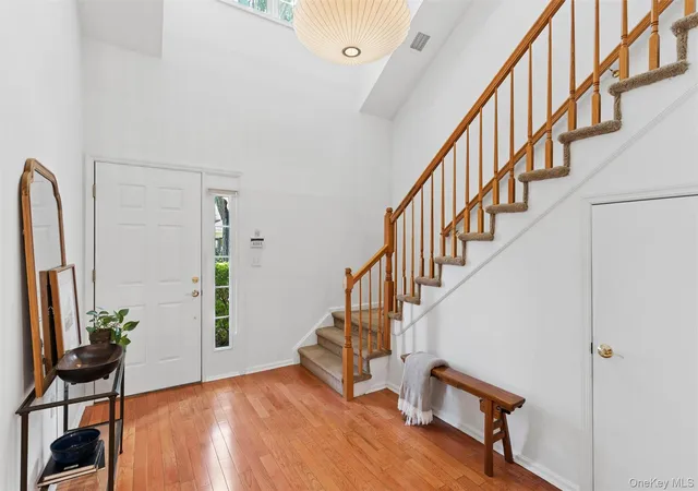 Photo 4 of Condo for sale at 147 Pond View Dr, North Hempstead, NY 11050 | MLS# 1053002 | Listing updated on 2026-09-28