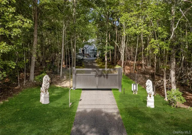 Photo 2 of Single family home for sale at 956 Millstone Rd, Southampton, NY 11963 | MLS# 1053019 | Listing updated on 2026-10-08
