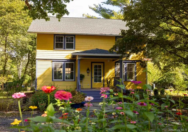 Photo 4 of Single family home for sale at 35 Orchard Ln, Woodstock, NY 12498 | MLS# 1053034 | Listing updated on 2026-10-03