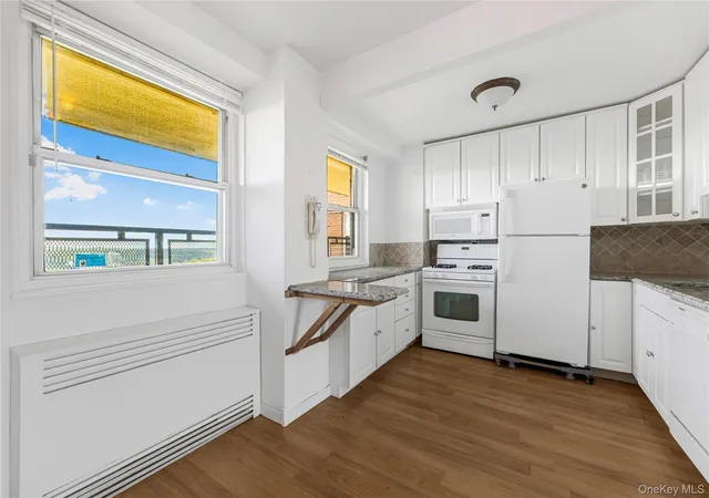 Photo 2 of Condo for sale at 5800 Arlington Ave #7L, New York, NY 10471 | MLS# 1053037 | Listing updated on 2026-09-20