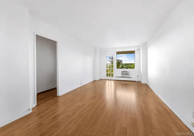 Photo 3 of Condo for sale at 5800 Arlington Ave #7L, New York, NY 10471 | MLS# 1053037 | Listing updated on 2026-09-20