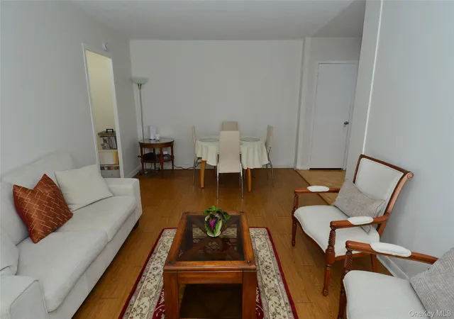 Photo 2 of House for sale at 171 Pearsall Dr #1G, Mount Vernon, NY 10552 | MLS# 1053038 | Listing updated on 2026-10-06