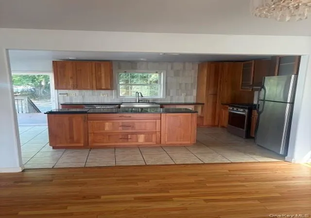 Photo 2 of Single family home for sale at 366 Washington St, Newburgh (city), NY 12550 | MLS# 1053045 | Listing updated on 2026-09-26