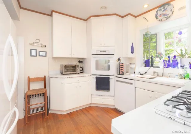 Photo 3 of Single family home for sale at 46 Pilot St, New York, NY 10464 | MLS# 1053057 | Listing updated on 2026-09-30