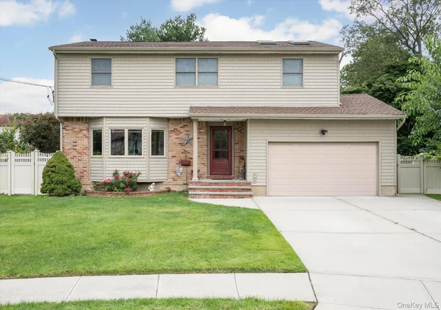 Single family home for sale at 73 Anndom Ct, Babylon, NY 11703 | MLS# 1053073