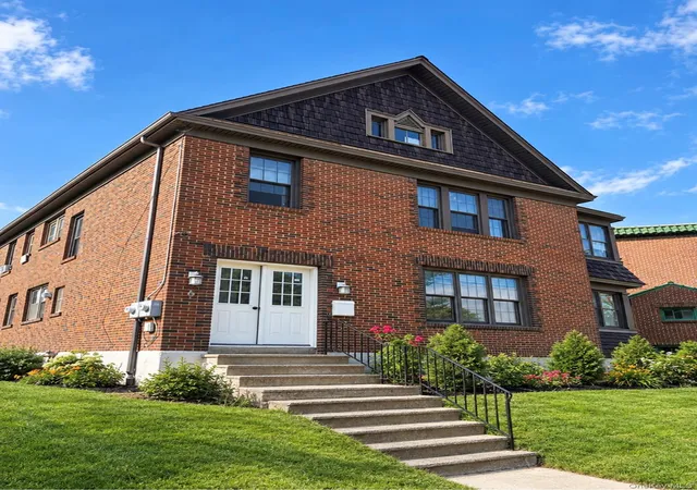 Multi family home for sale at 6 View Ave, Albany, NY 12209 | MLS# 1053088