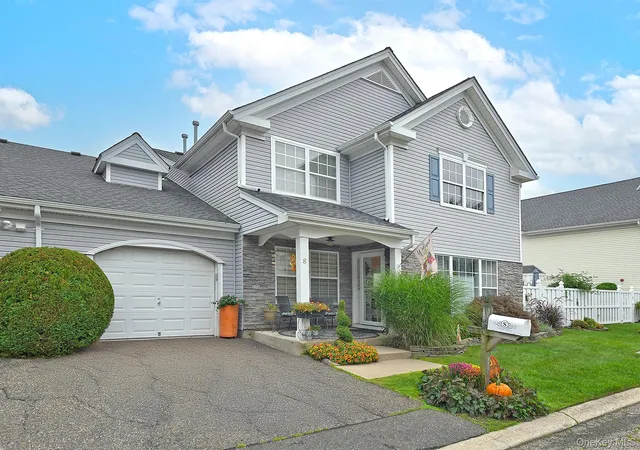 Photo 3 of Condo for sale at 8 Lavern Dr, Brookhaven, NY 11953 | MLS# 1053094 | Listing updated on 2026-10-06