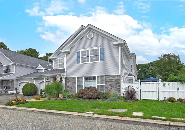 Photo 3 of Condo for sale at 8 Lavern Dr, Brookhaven, NY 11953 | MLS# 1053094 | Listing updated on 2026-10-06