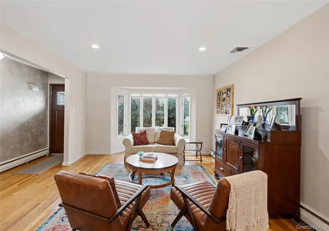 Photo 3 of Single family home for sale at 15 Elmwood Ln, Oyster Bay, NY 11791 | MLS# 1053095 | Listing updated on 2026-10-04
