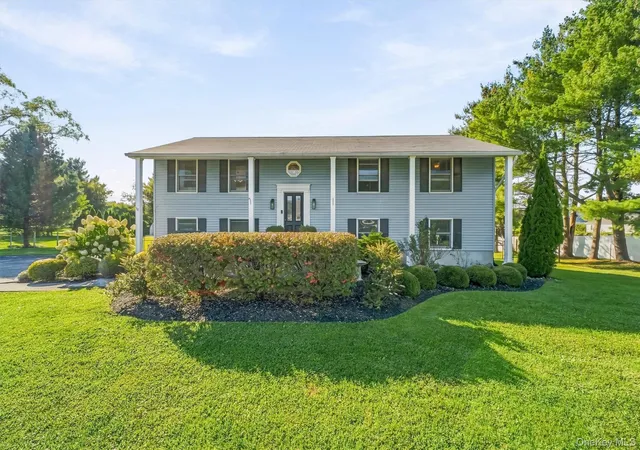 Photo 2 of Single family home for sale at 14 Lillie Ln, Marlboro, NY 12547 | MLS# 1053097 | Listing updated on 2026-09-24