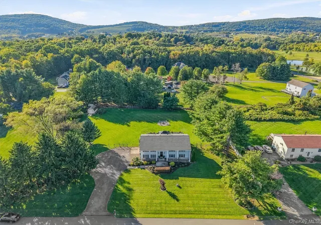 Photo 3 of Single family home for sale at 14 Lillie Ln, Marlboro, NY 12547 | MLS# 1053097 | Listing updated on 2026-09-24