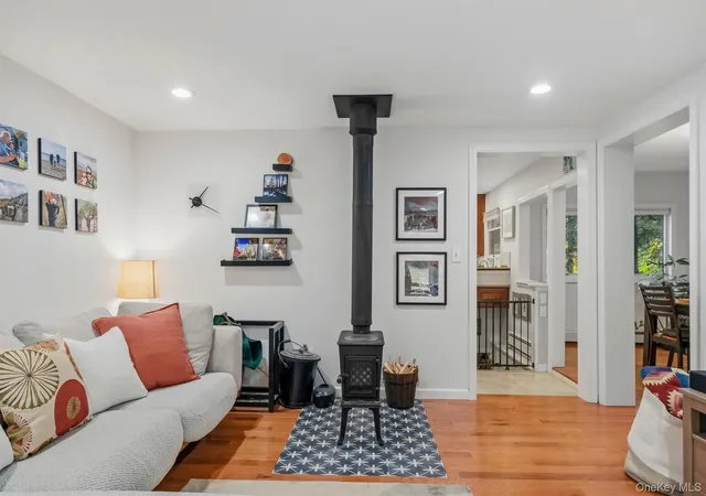 Photo 3 of Single family home for sale at 19 Dream Lake Rd, Cortlandt, NY 10520 | MLS# 1053149 | Listing updated on 2026-10-18