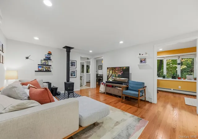 Photo 4 of Single family home for sale at 19 Dream Lake Rd, Cortlandt, NY 10520 | MLS# 1053149 | Listing updated on 2026-10-18