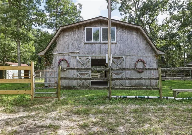 Photo 2 of Single family home for sale at 6 Clifford Ln, Brookhaven, NY 11763 | MLS# 1053154 | Listing updated on 2026-09-23