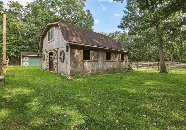 Photo 3 of Single family home for sale at 6 Clifford Ln, Brookhaven, NY 11763 | MLS# 1053154 | Listing updated on 2026-09-23