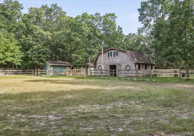 Photo 3 of Single family home for sale at 6 Clifford Ln, Brookhaven, NY 11763 | MLS# 1053154 | Listing updated on 2026-09-23