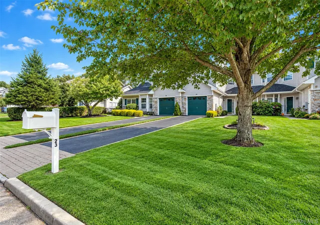 Photo 2 of Condo for sale at 23 Willow Wood Dr, Brookhaven, NY 11733 | MLS# 1053173 | Listing updated on 2026-10-05