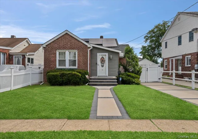 Single family home for sale at 11 Belt St, Hempstead, NY 11710 | MLS# 1053179