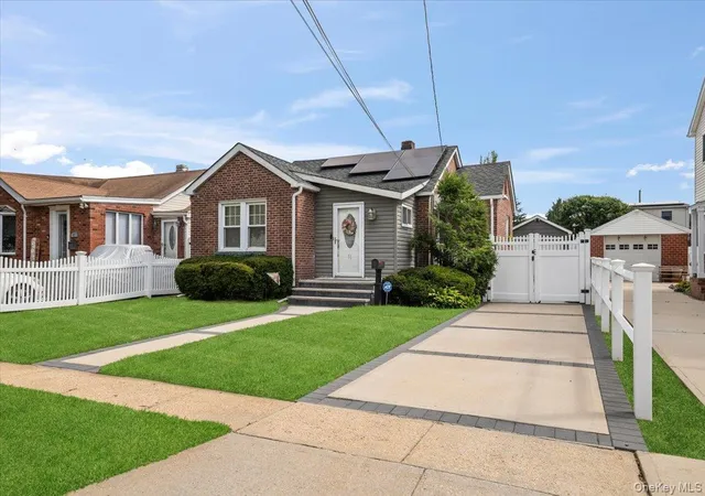 Photo 2 of Single family home for sale at 11 Belt St, Hempstead, NY 11710 | MLS# 1053179 | Listing updated on 2026-10-07