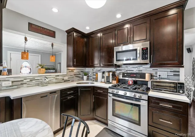 Photo 4 of Single family home for sale at 11 Belt St, Hempstead, NY 11710 | MLS# 1053179 | Listing updated on 2026-10-07