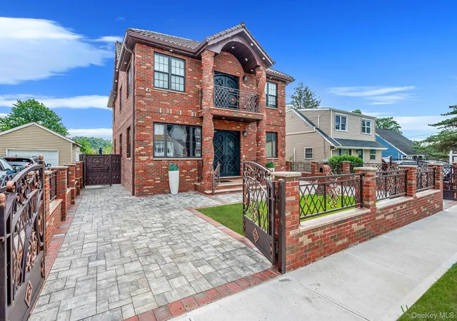 Single family home for sale at 183 Arthur Ave, Floral Park, NY 11001 | MLS# 1053182 | Listing updated on 2026-09-23