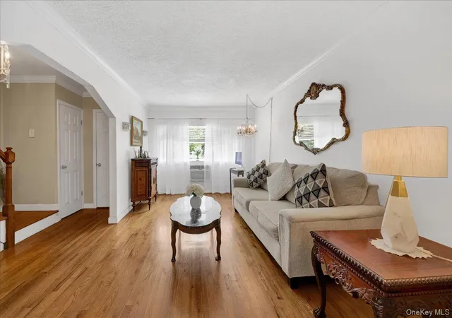 Listing Photo 5 - Condo for sale in building located at 2521 Hollers Ave, New York, NY 10475