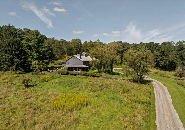 Photo 1 of Single family home for sale at 823 N Quaker Hl Rd, Pawling, NY 12564 | MLS# 1053203 | Listing updated on 2026-10-03