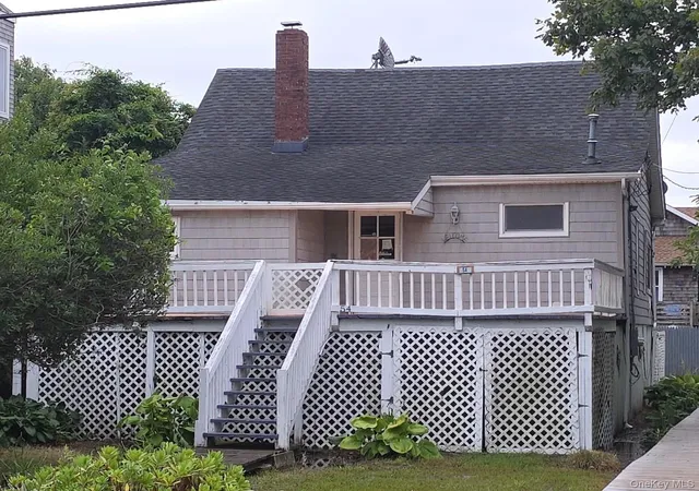 Photo 3 of Single family home for sale at 54 Oak Beach Rd, Babylon, NY 11702 | MLS# 1053217 | Listing updated on 2026-09-24