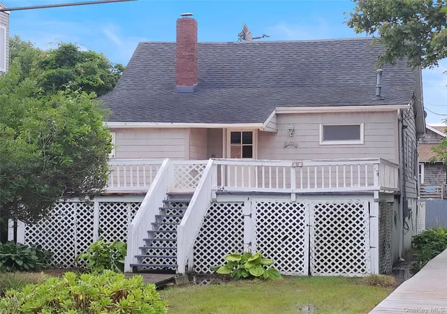 Photo 3 of Single family home for sale at 54 Oak Beach Rd, Babylon, NY 11702 | MLS# 1053217 | Listing updated on 2026-09-24
