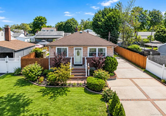 Photo 3 of Single family home for sale at 58 Morton St, Islip, NY 11717 | MLS# 1053229 | Listing updated on 2026-09-22