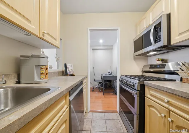 Photo 4 of House for sale at 1874 Pelham Pkwy S #LF, Bronx, NY 10461 | MLS# 1053232 | Listing updated on 2026-10-01