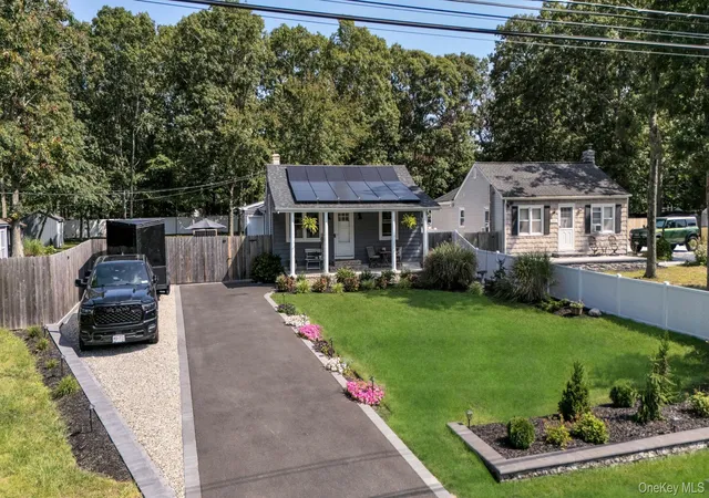 Photo 2 of Single family home for sale at 154 W End Ave, Brookhaven, NY 11967 | MLS# 1053238 | Listing updated on 2026-09-22