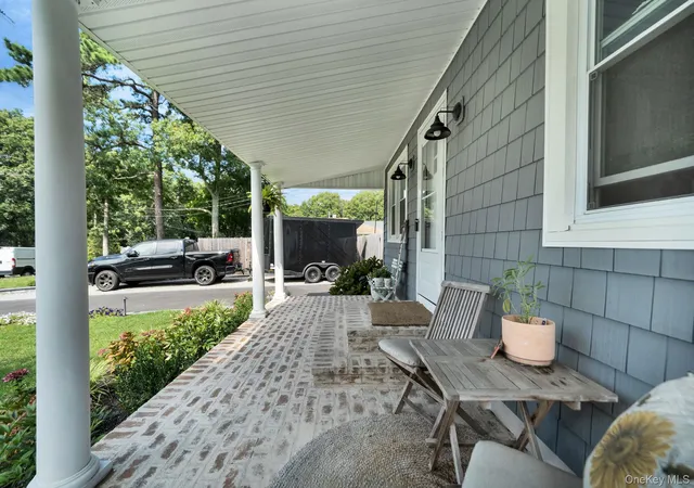 Photo 4 of Single family home for sale at 154 W End Ave, Brookhaven, NY 11967 | MLS# 1053238 | Listing updated on 2026-09-22