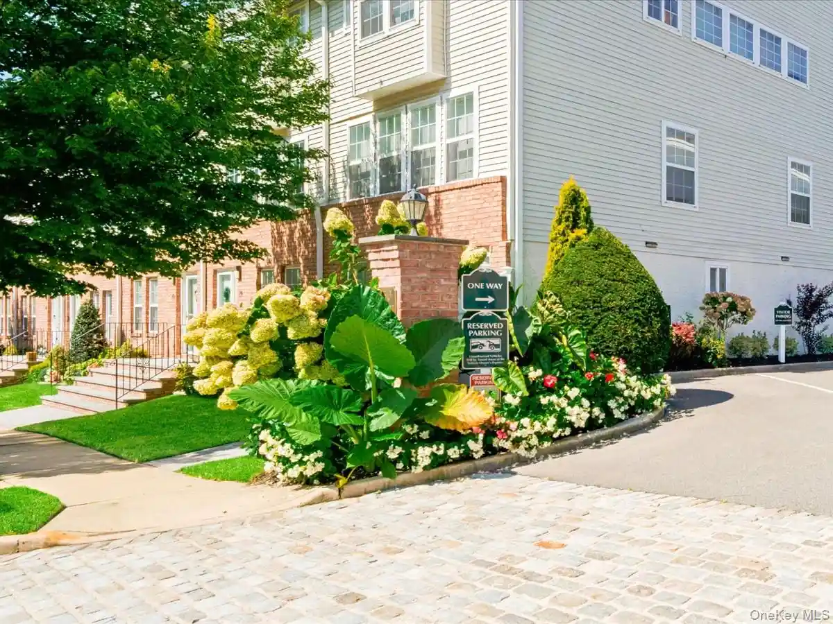 Listing Photo 21 - Condo for sale in 208 Hendrick Ave E located at 208 Hendrick Ave E, Glen Cove, NY 11542 - Unit 208 Hendrick Ave E
