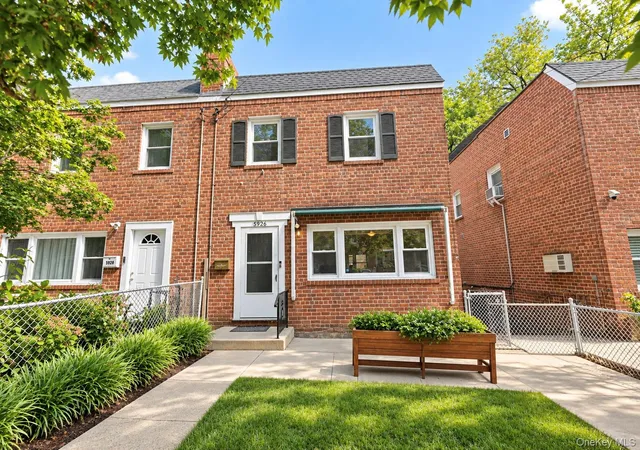 Single family home for sale at 5926 Post Rd, New York, NY 10471 | MLS# 1053260