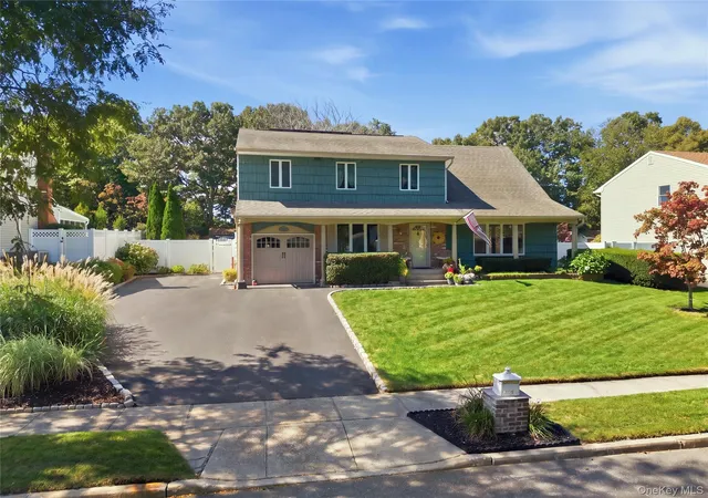 Photo 2 of Single family home for sale at 65 Hilden St, Smithtown, NY 11754 | MLS# 1053266 | Listing updated on 2026-09-27