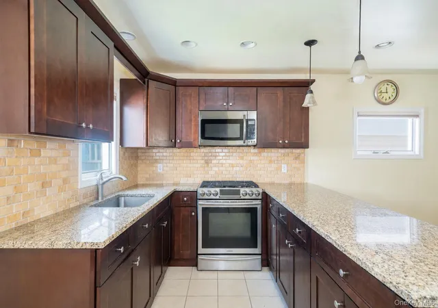 Photo 1 of Single family home for sale at 11 Schuyler Ter, New York, NY 10465 | MLS# 1053280 | Listing updated on 2026-09-23