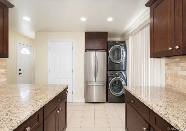 Photo 2 of Single family home for sale at 11 Schuyler Ter, New York, NY 10465 | MLS# 1053280 | Listing updated on 2026-09-23