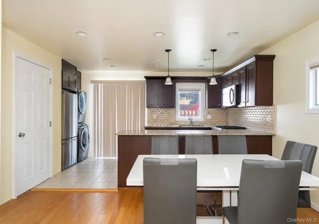 Photo 3 of Single family home for sale at 11 Schuyler Ter, New York, NY 10465 | MLS# 1053280 | Listing updated on 2026-09-23