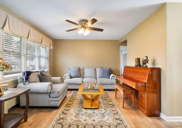 Photo 3 of Single family home for sale at 627 6th Street, Huntington, NY 11731 | MLS# 1053288 | Listing updated on 2026-09-29