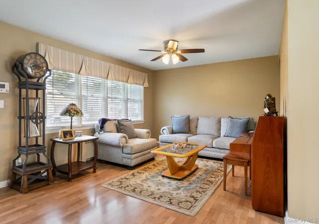 Photo 4 of Single family home for sale at 627 6th Street, Huntington, NY 11731 | MLS# 1053288 | Listing updated on 2026-09-29