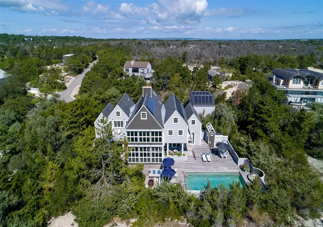 Photo 1 of Single family home for sale at 7 Mitchell Dunes Ln, East Hampton, NY 11930 | MLS# 1053293 | Listing updated on 2026-10-02