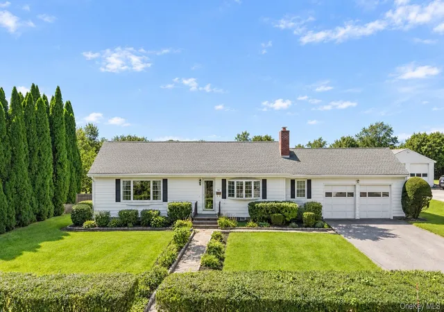 Photo 2 of Single family home for sale at 146 Bannon Ave, Cortlandt, NY 10511 | MLS# 1053299 | Listing updated on 2026-10-04