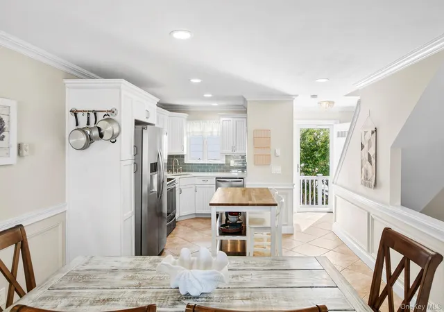 Listing Photo 4 - Condo for sale in building located at 3013 Mitchell Rd, Westhampton Beach, NY 11978