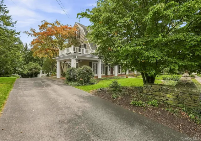 Photo 3 of Single family home for sale at 28 Observatory Dr, Cortlandt, NY 10520 | MLS# 1053340 | Listing updated on 2026-09-25