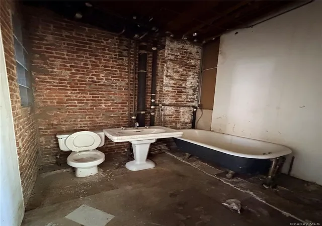 Photo 3 of House for sale at 1510 Bryant Ave, New York, NY 10460 | MLS# 1053355 | Listing updated on 2026-09-25