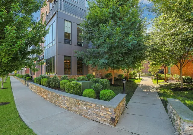 Condo for sale at 323 Palisades Blvd, Mount Pleasant, NY 10591 | MLS# 1053361